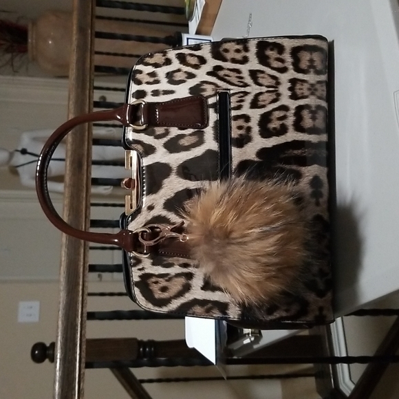 Cute fun Leopard print patent bag - Picture 1 of 8
